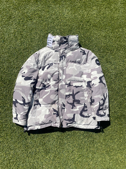 FW17 Vetements X Canada Goose Reversible Camo Padded Puffer Jacket