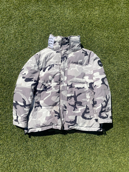 FW17 Vetements X Canada Goose Reversible Camo Padded Puffer Jacket
