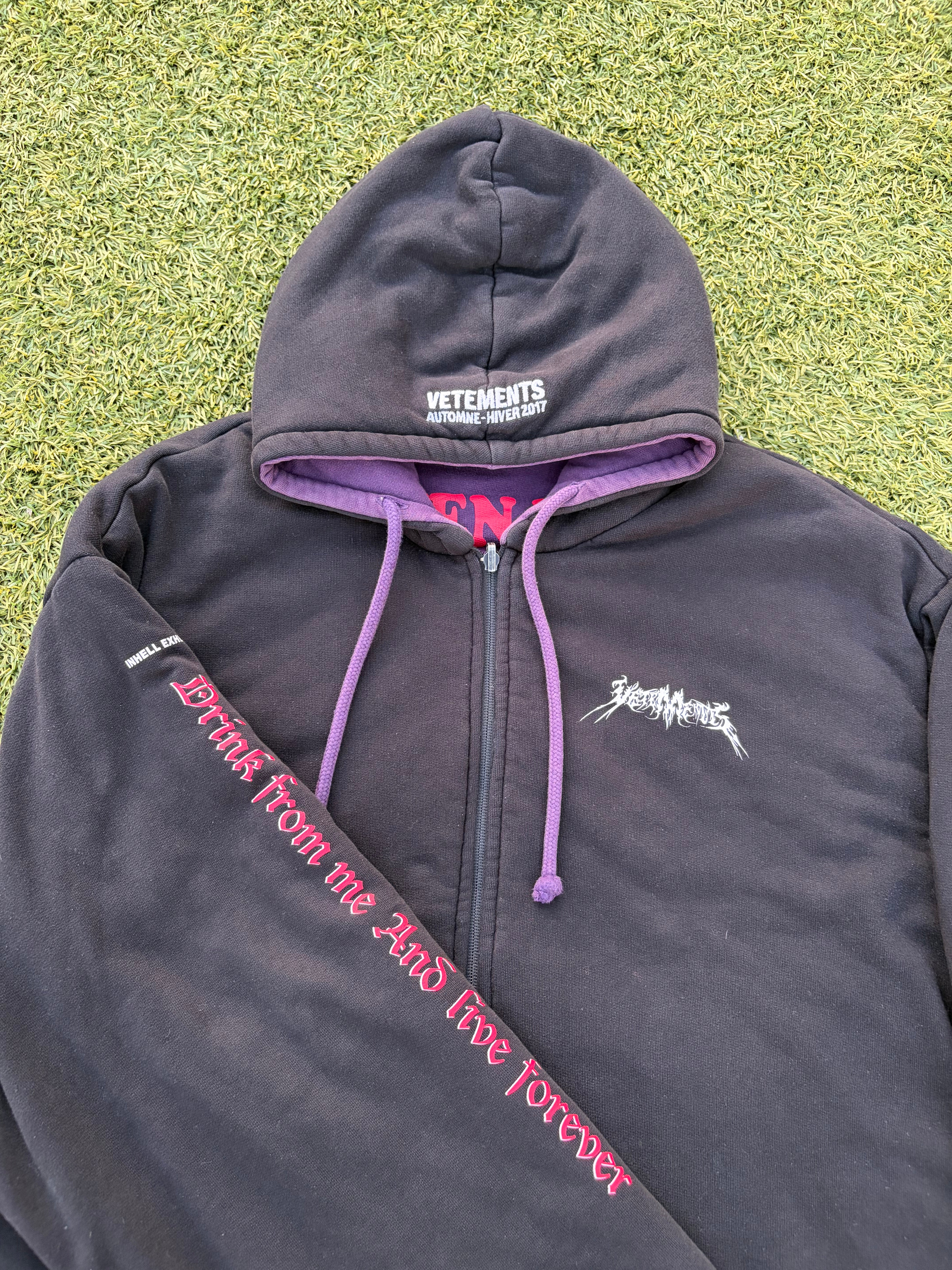 AW17 Vetements Eleven Inch Gun Club/Total F*cking Darkness
