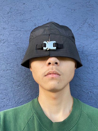 1017 ALYX 9SM Silver Buckle Bucket Hat